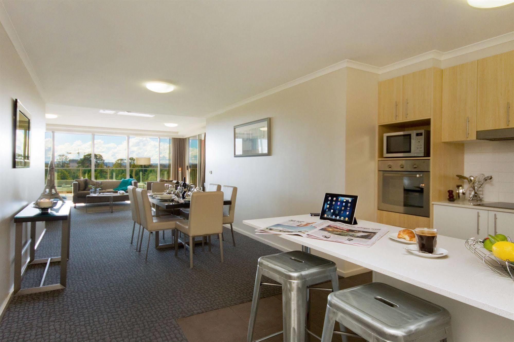 Pacific Suites Canberra Exterior foto