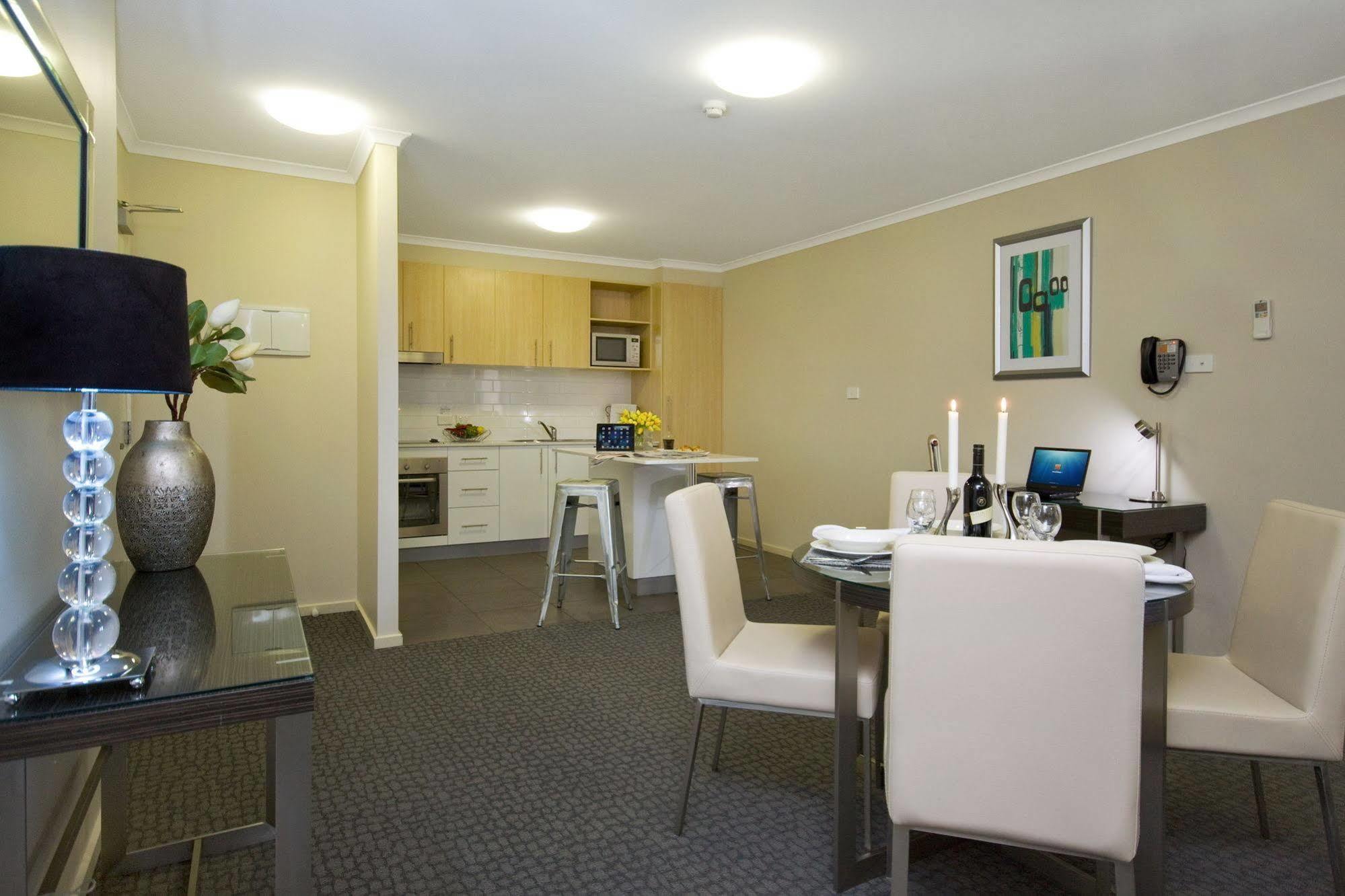 Pacific Suites Canberra Exterior foto